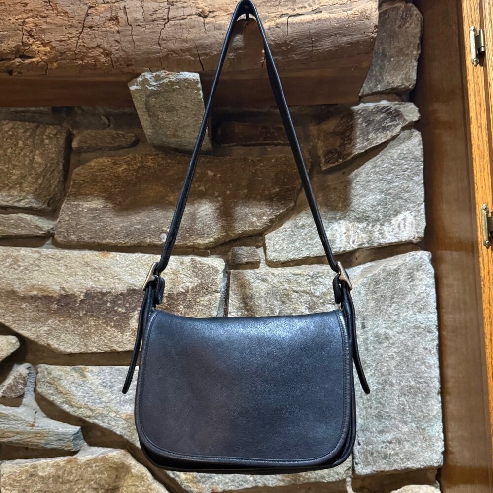 Vintage COACH leather shoulder bag #GON-9951